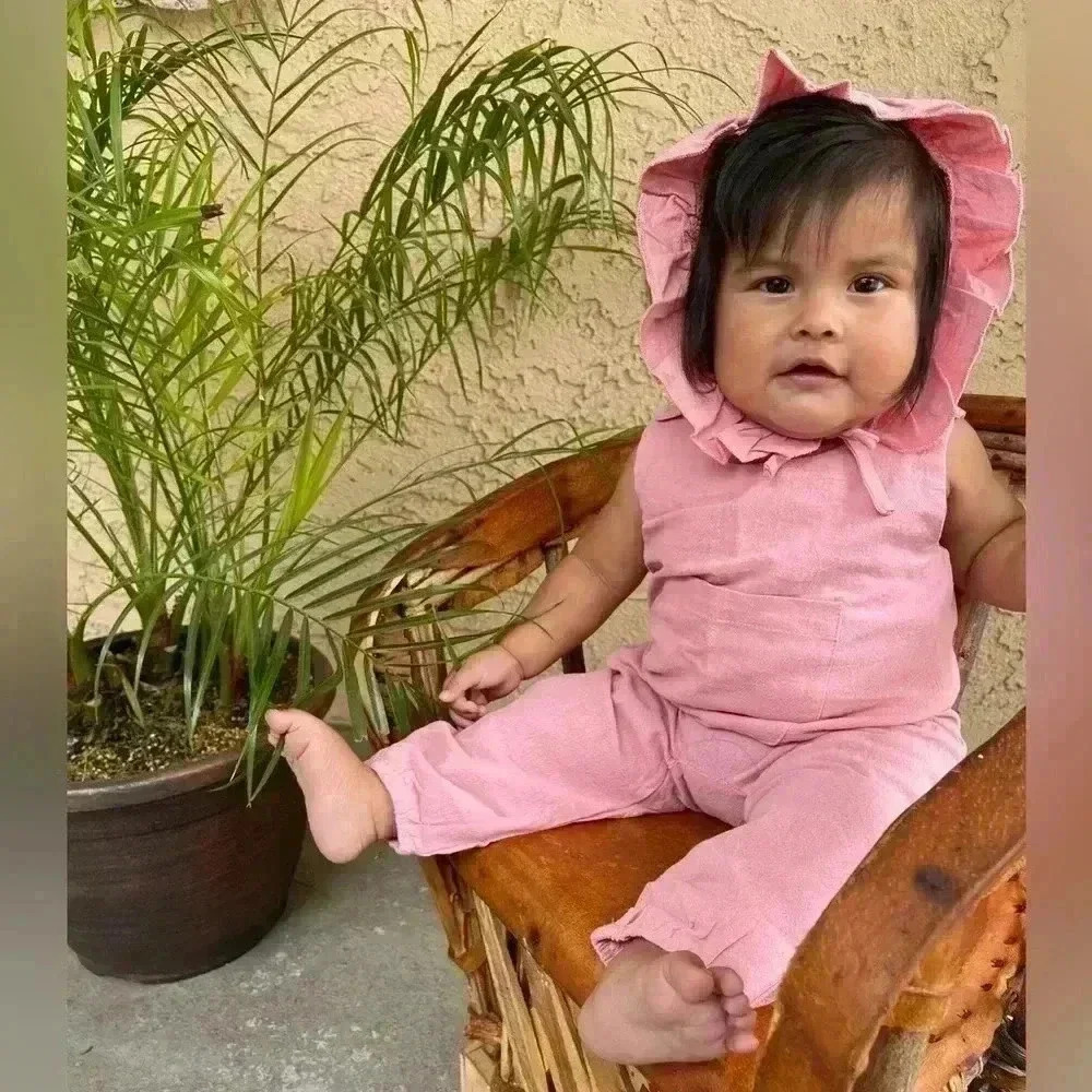 Baby 2 piece set jumpsuit with hat!